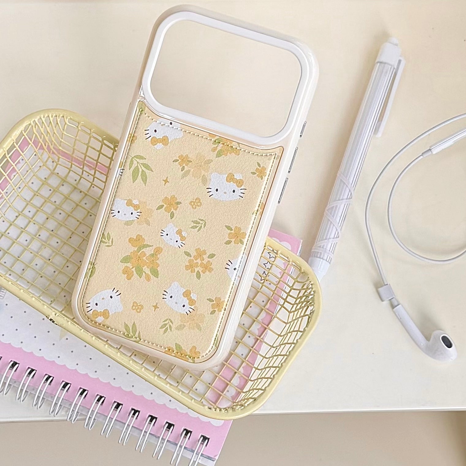 Bubble-patterned Osmanthus Kitty head phone case
