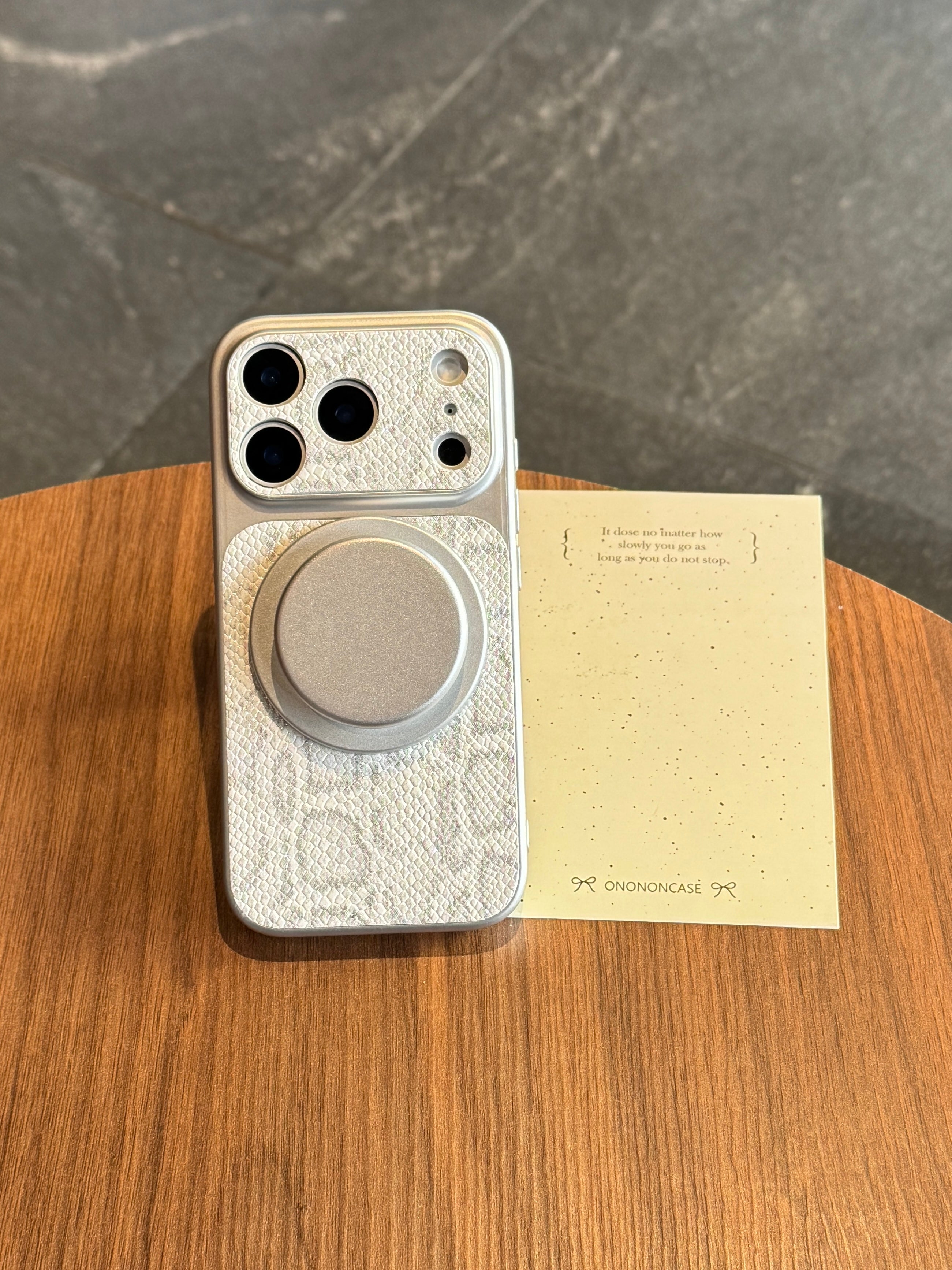 Snake-skin pattern large window magnetic phone case