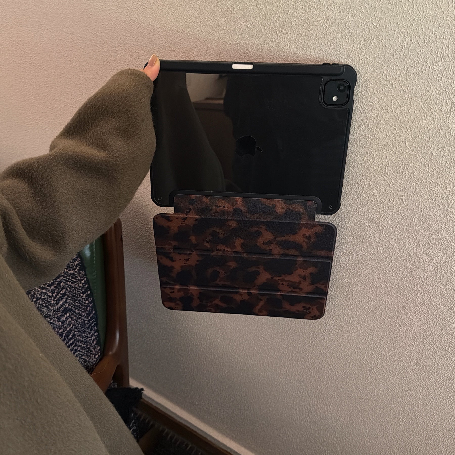 Dark Amber Tortoiseshell Tri-Fold Black Edge iPad Protective Case