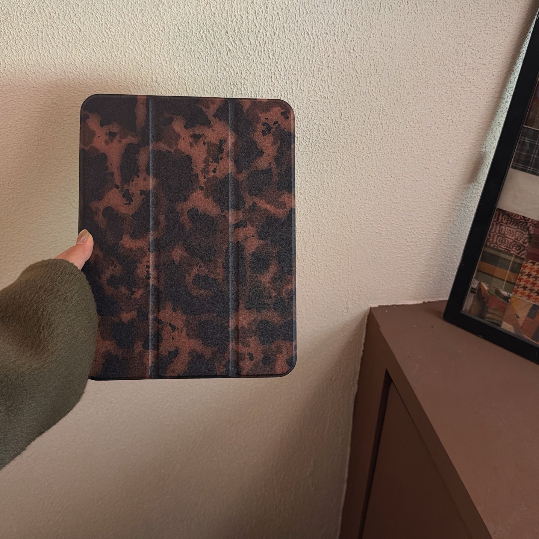 Dark Amber Tortoiseshell Tri-Fold Black Edge iPad Protective Case