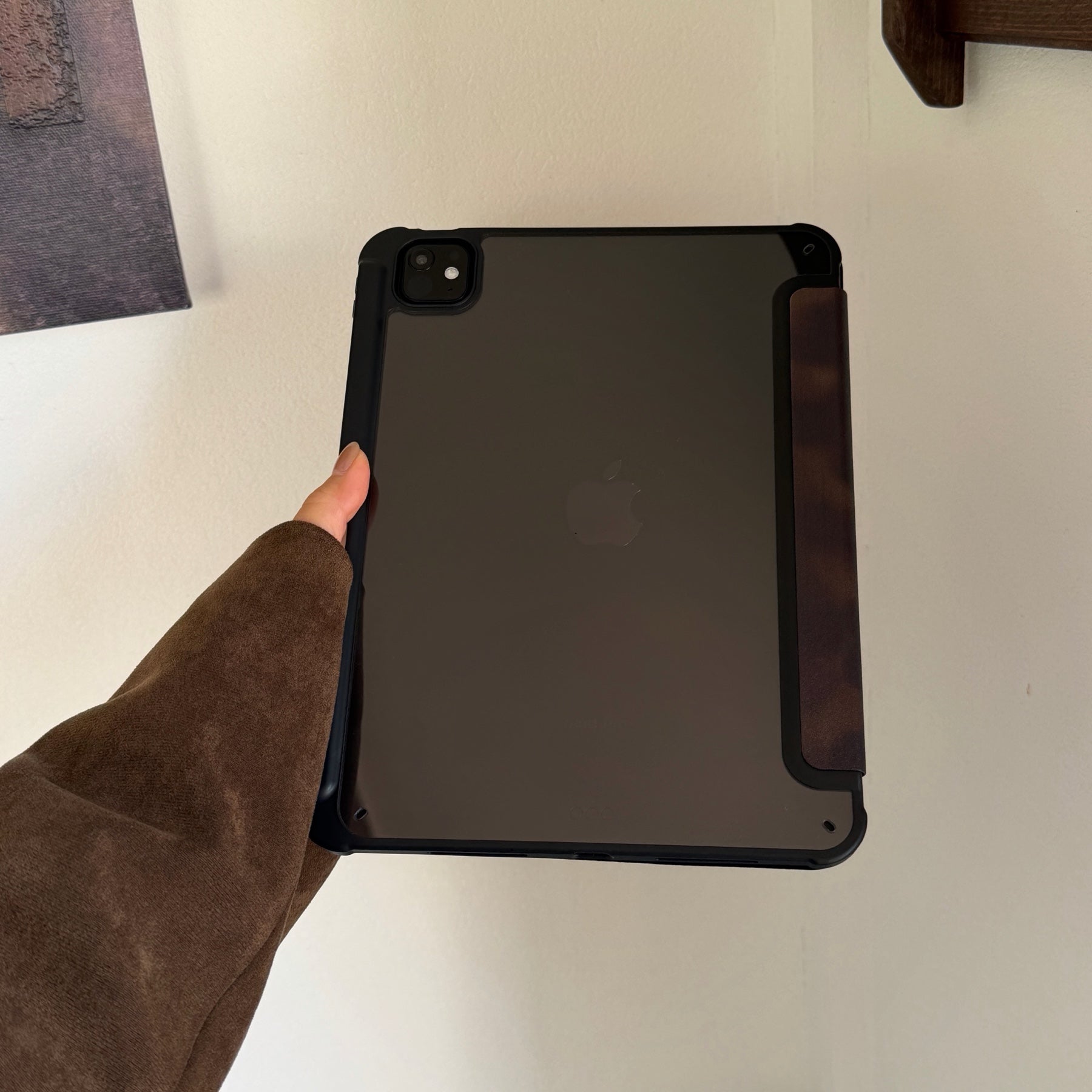 Amber brown gradient tri-fold black-edged iPad case
