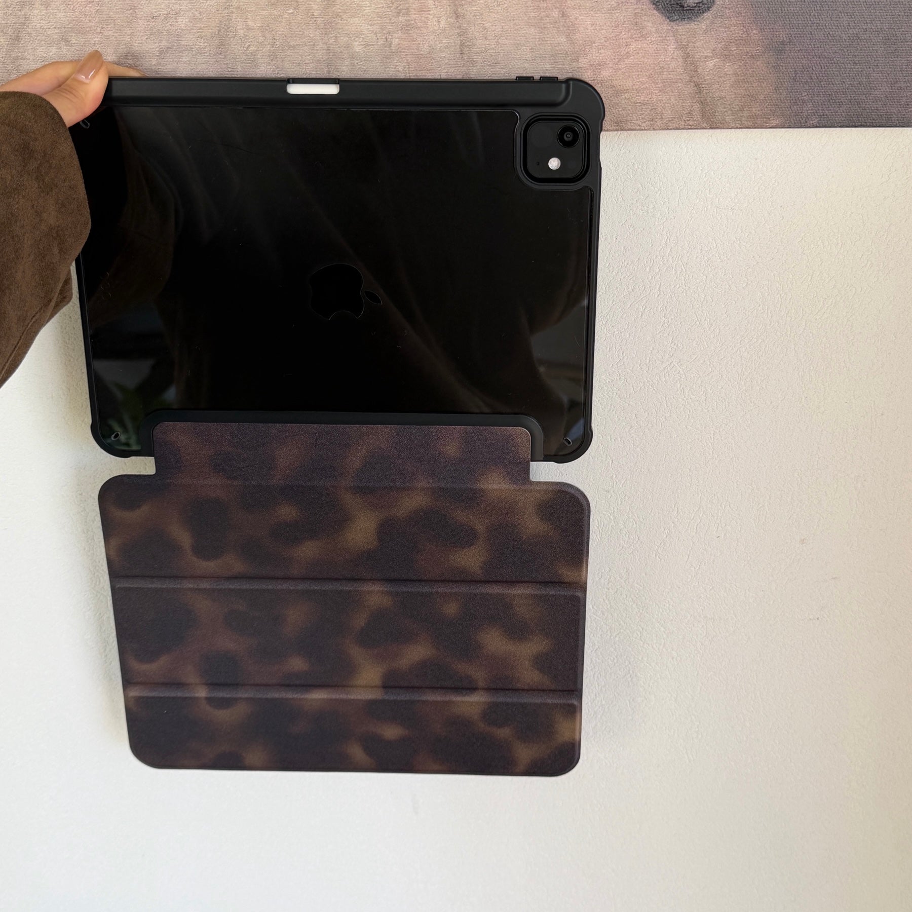 Amber brown gradient tri-fold black-edged iPad case