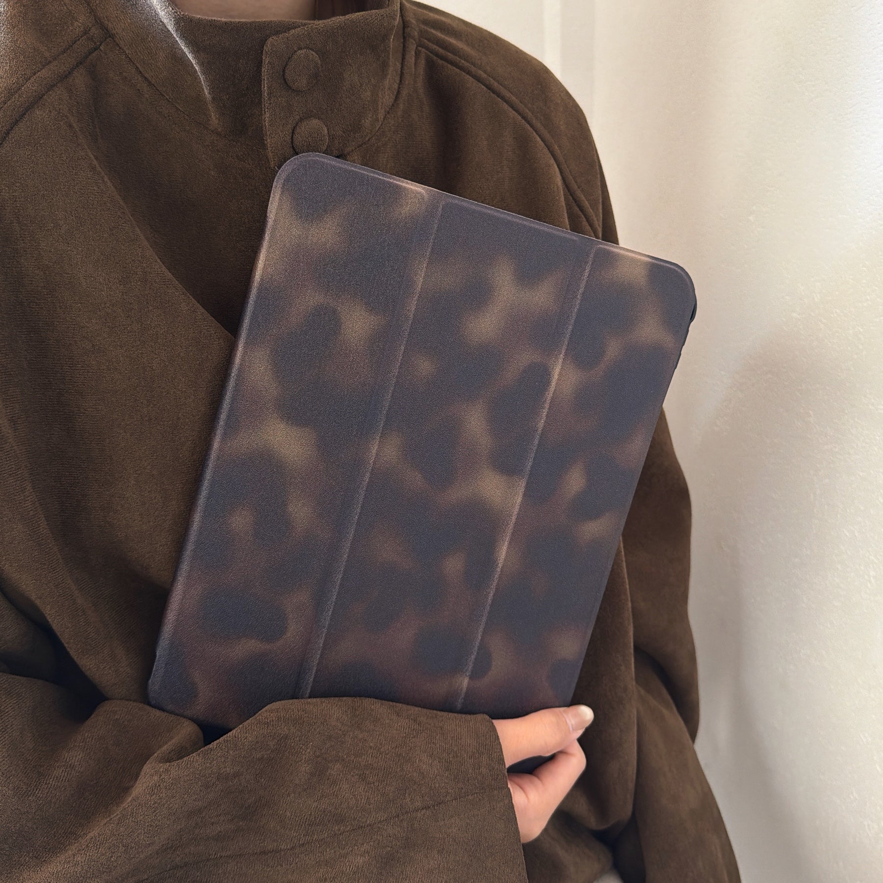 Amber brown gradient tri-fold black-edged iPad case