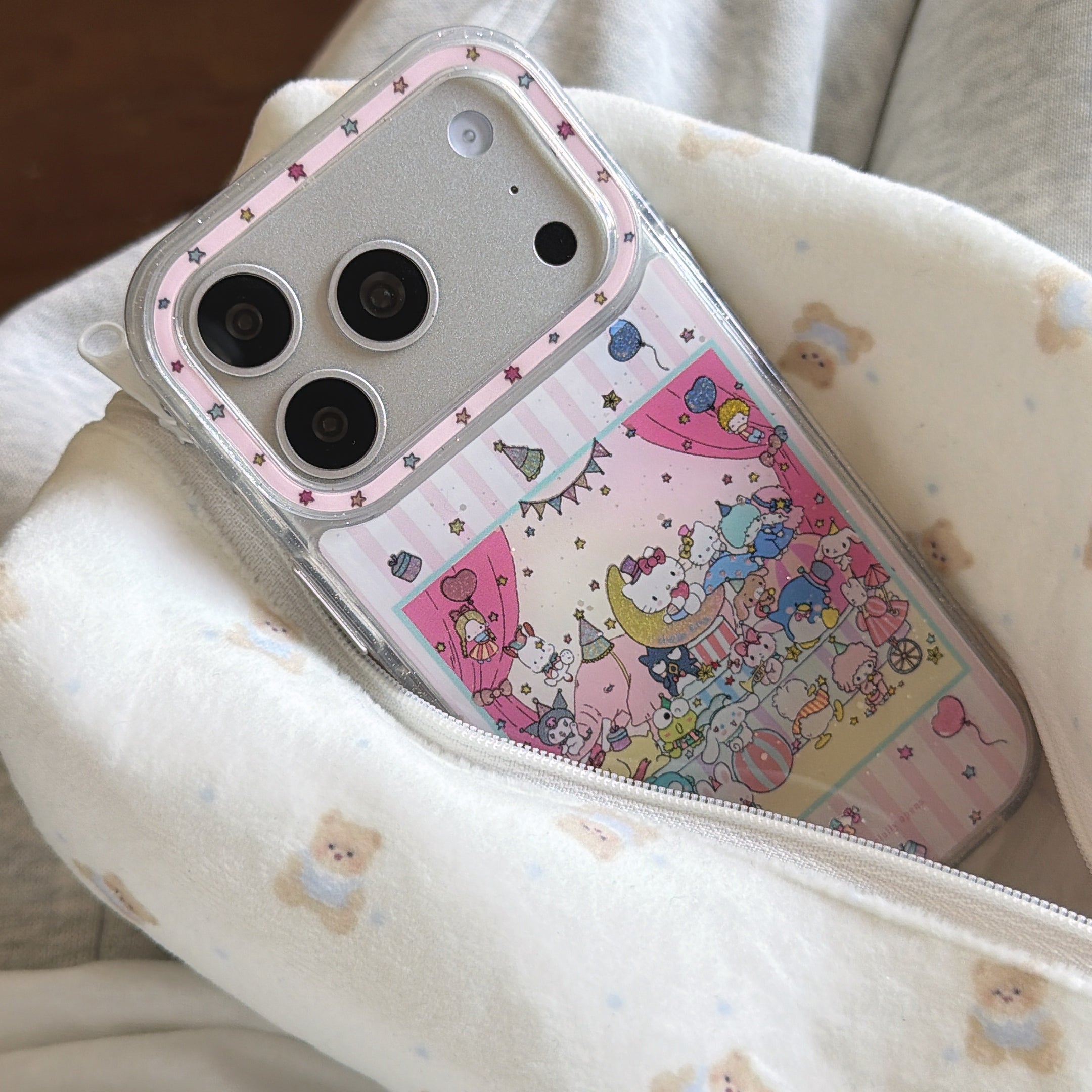 "Dreamy Plush Pals" Case - Sanrio Meets Jellycat Aesthetic Design for iPhone 17/16/15 Pro Max | Wavy Border Protective Accessory