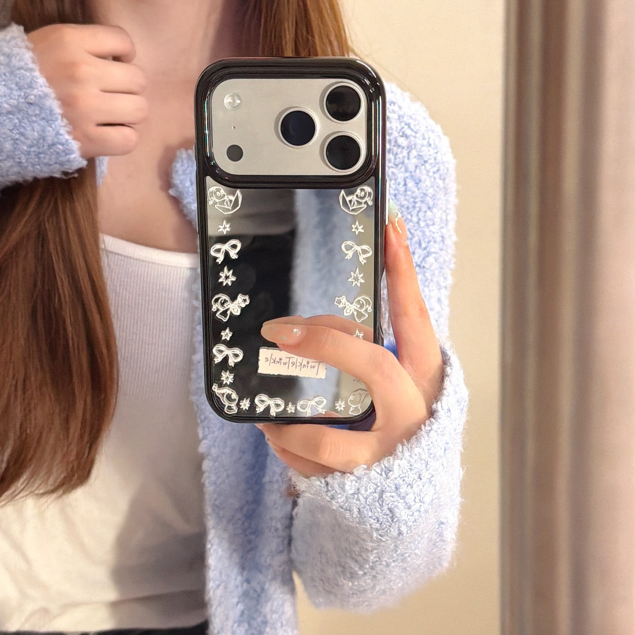Edge trim with bow and star pattern, mirrored round edge phone case