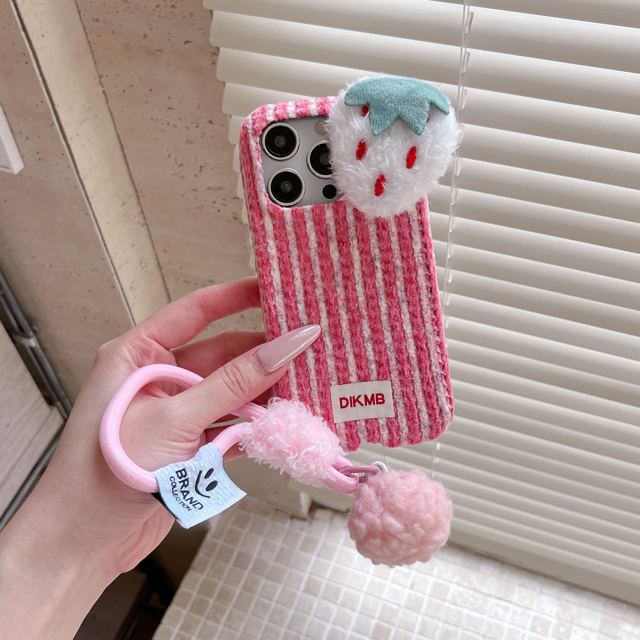 Color-blocked corduroy strawberry phone case