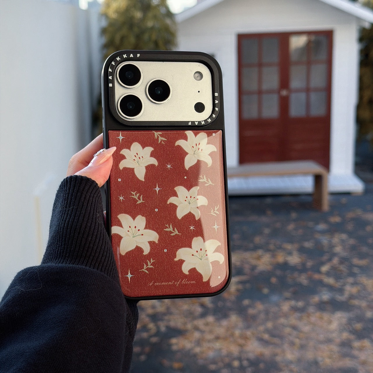 Woody Lily Pearl Gold-plated Black Edge Phone Case