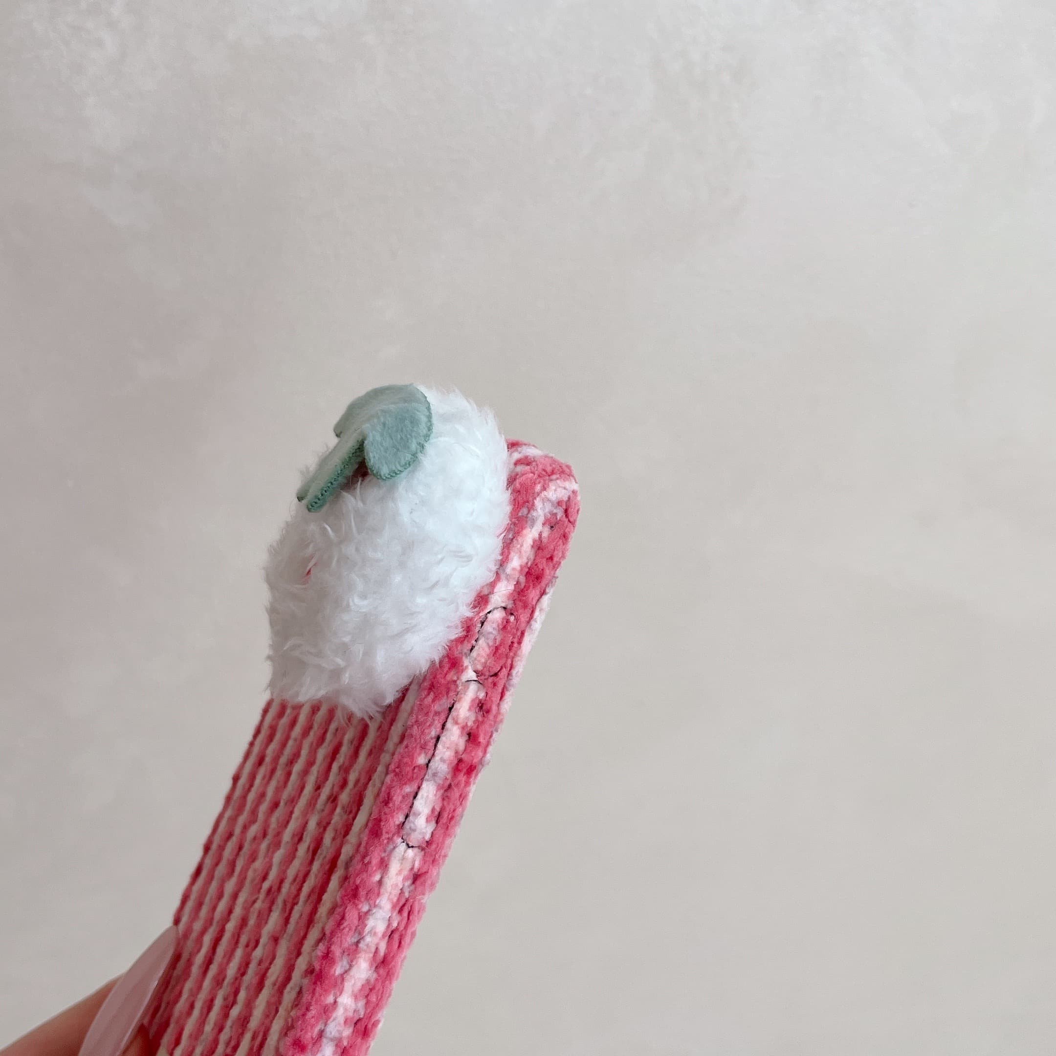 Color-blocked corduroy strawberry phone case