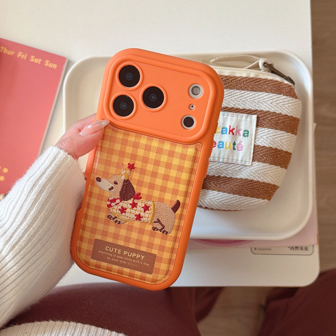 Plaid star hat dachshund embroidered 3D phone case