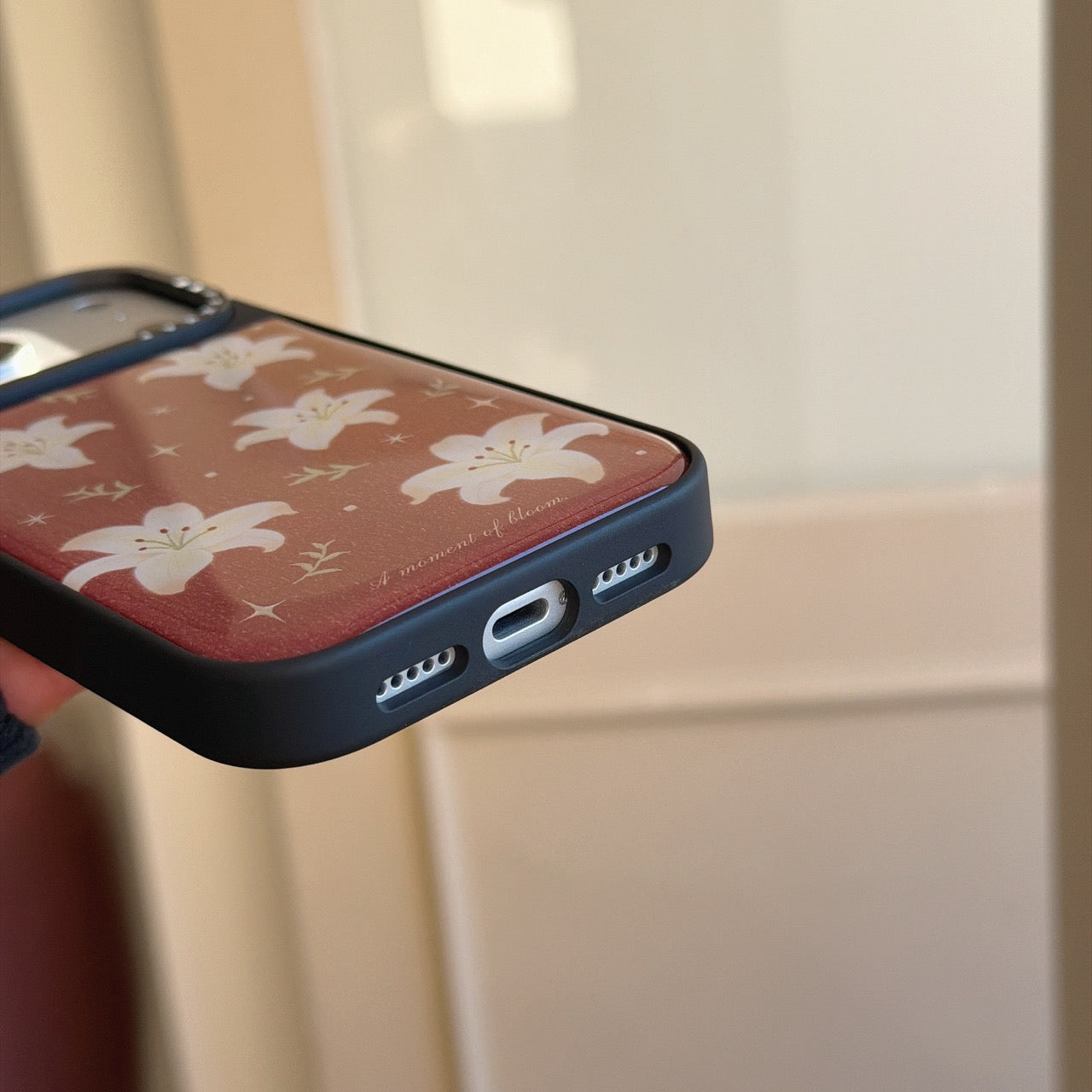 Woody Lily Pearl Gold-plated Black Edge Phone Case