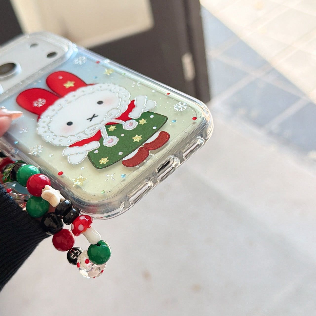 Red hat Miffy Christmas phone case with gilded rounded edges and airbag design