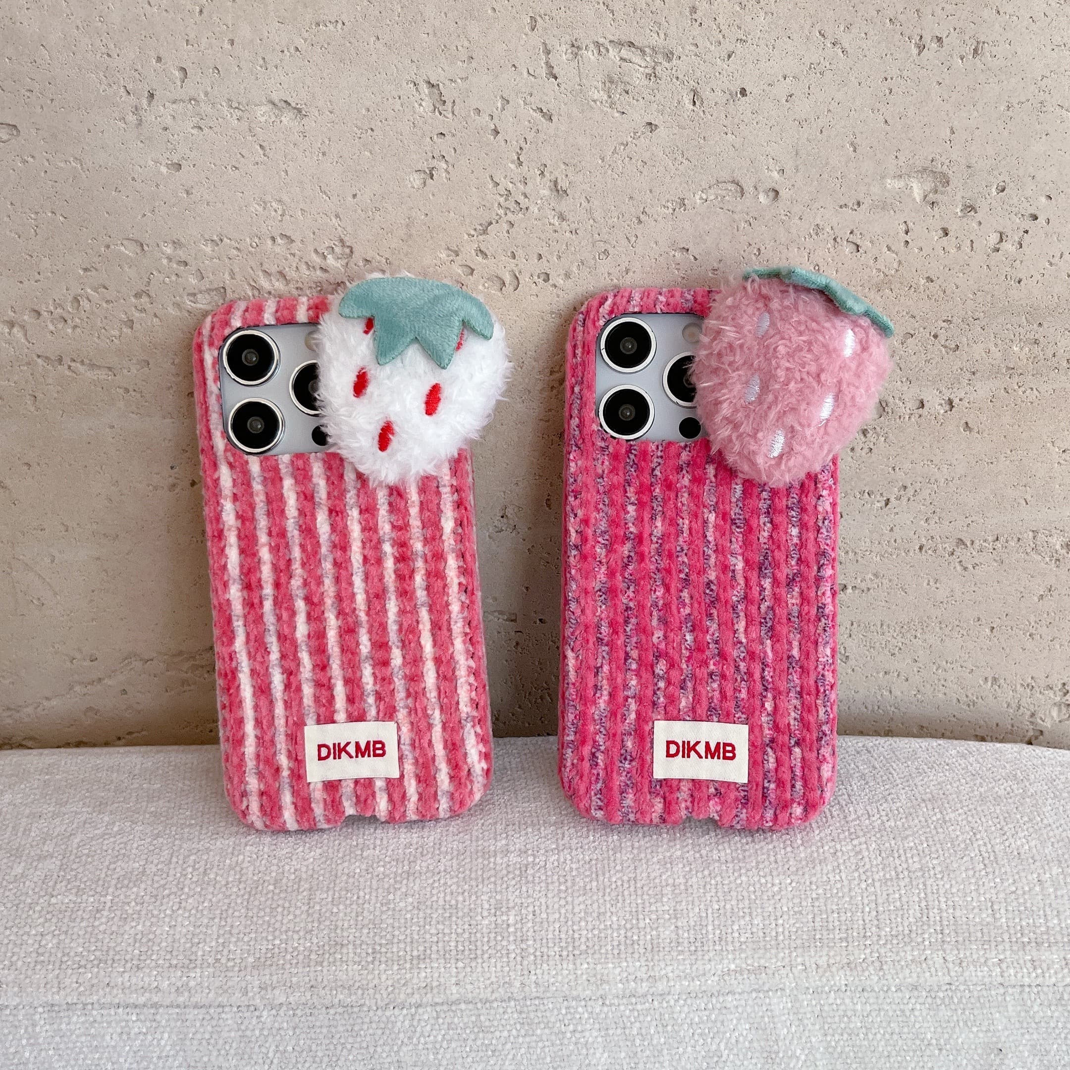 Color-blocked corduroy strawberry phone case