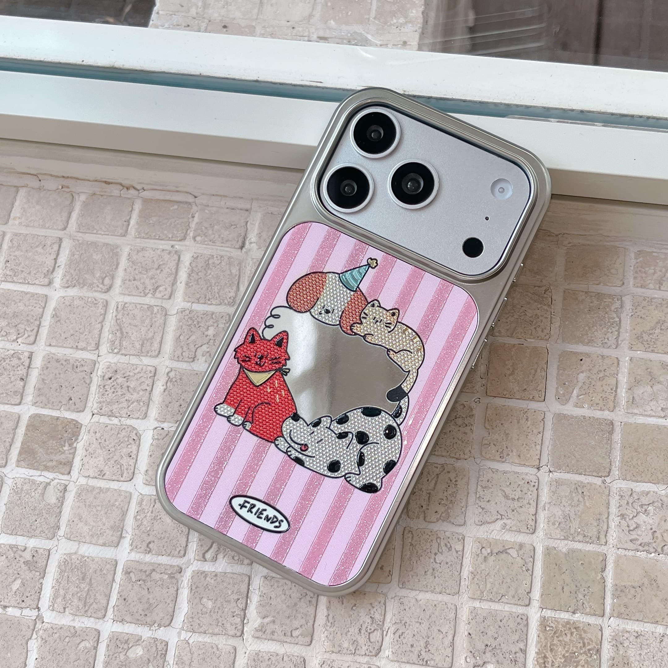 Aesthetic Animal Curly Border Case: Shockproof Wavy Frame Series for iPhone 13-17 Series | Kawaii Tech Accessory