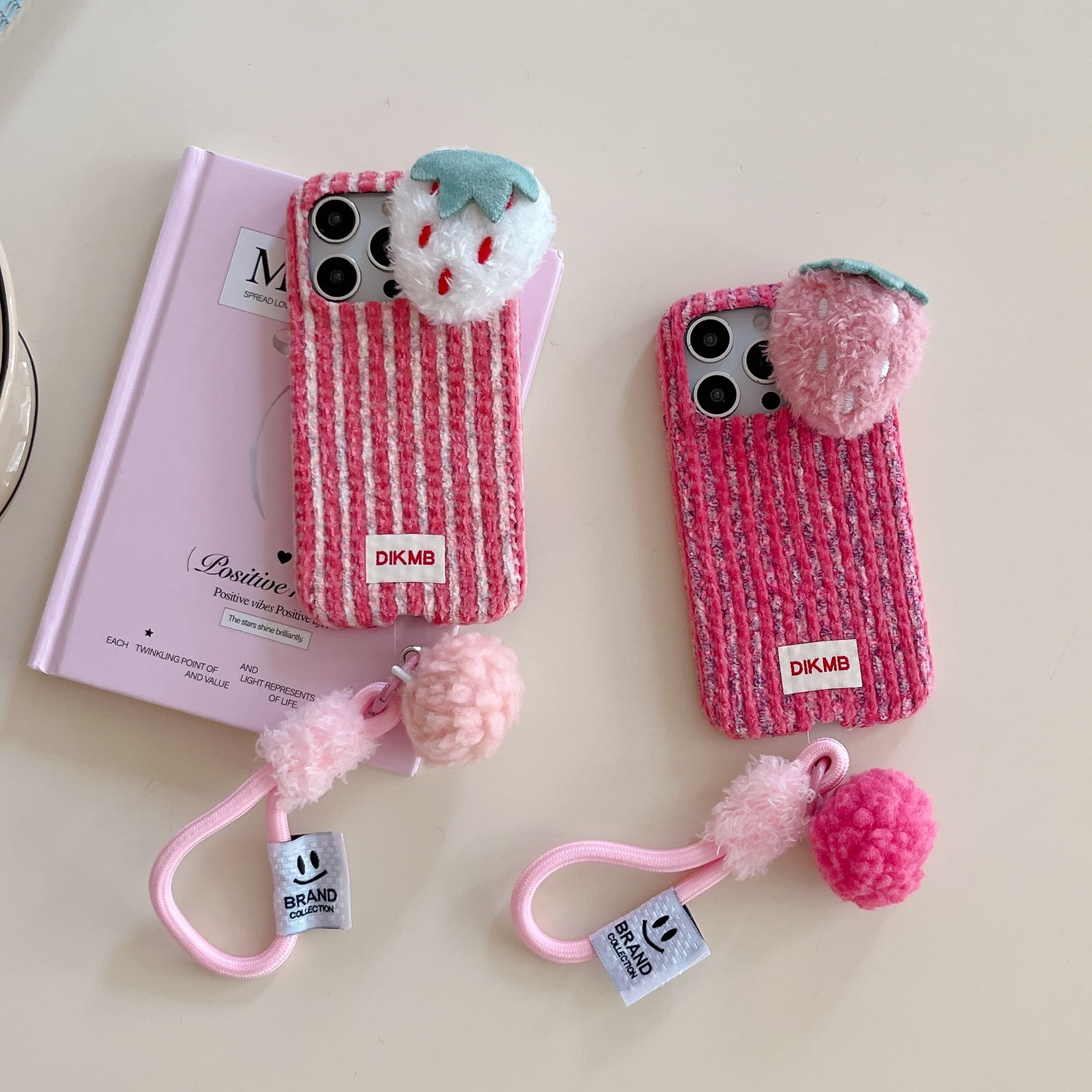 Color-blocked corduroy strawberry phone case