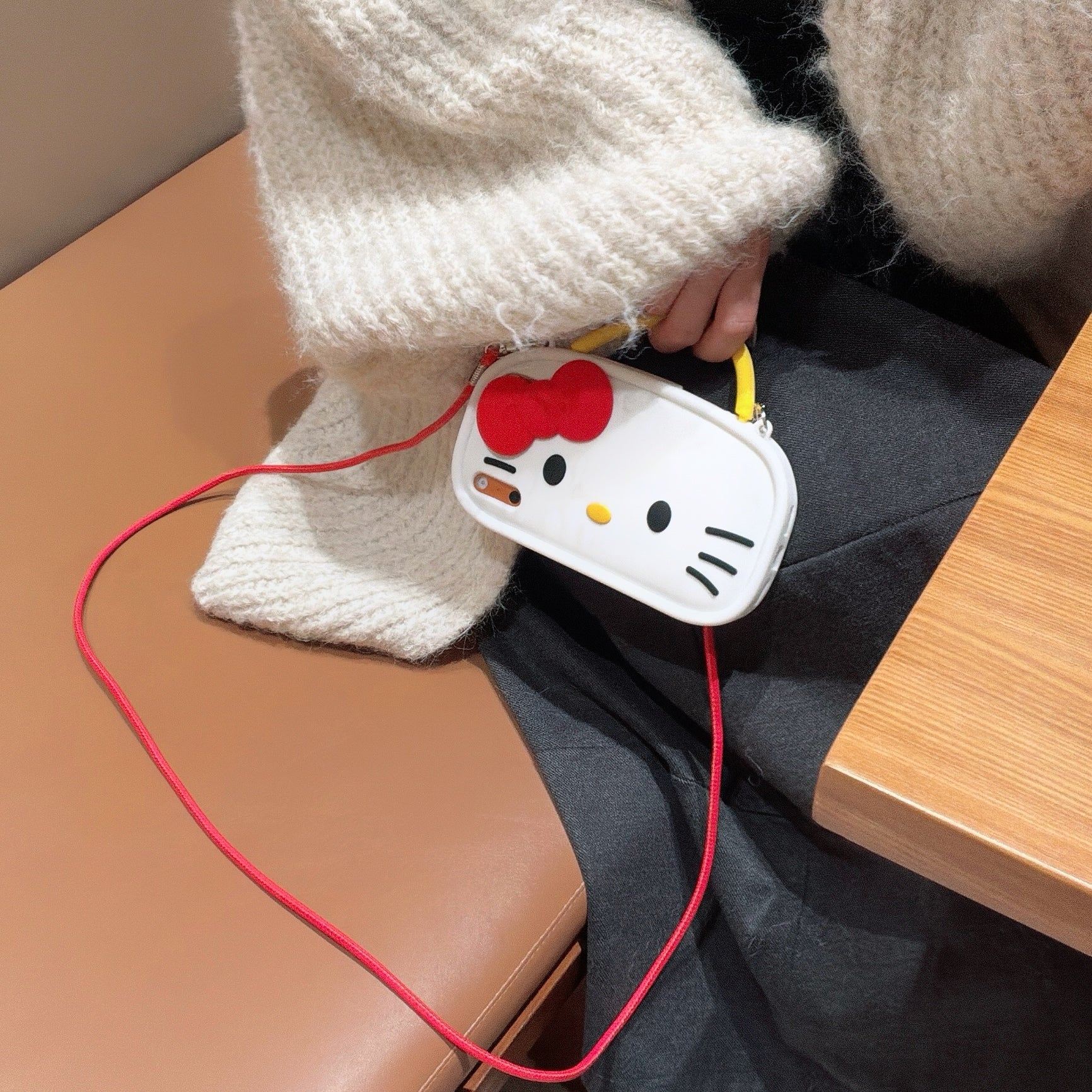 Kitty double-strap cross-body silicone phone case for Apple phones