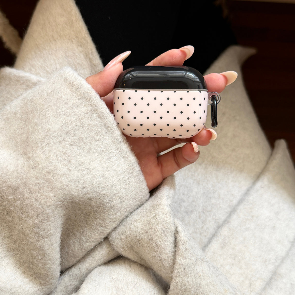 Minimalist Polka Dot AirPods Case - For All AirPods Models