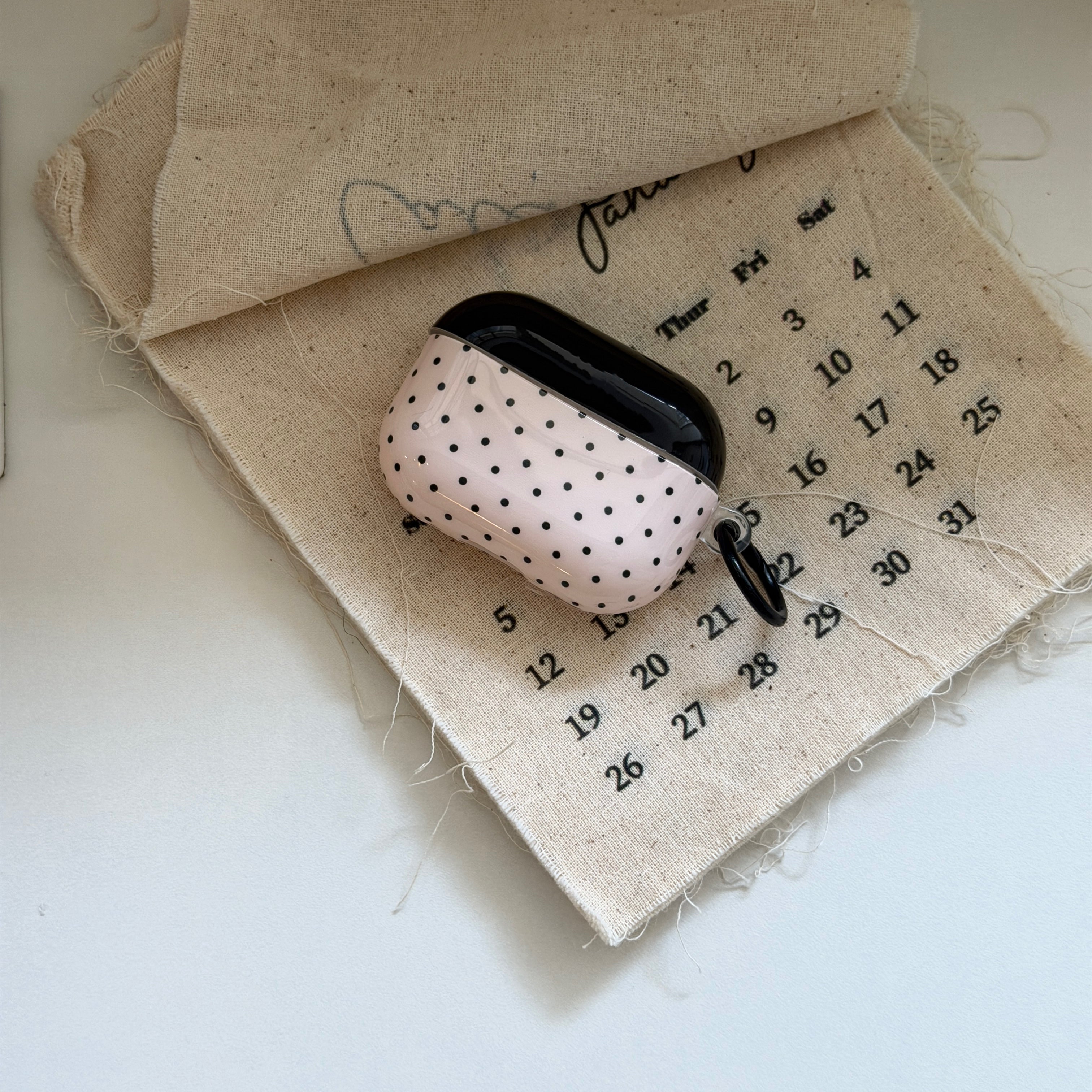 Minimalist Polka Dot AirPods Case - For All AirPods Models