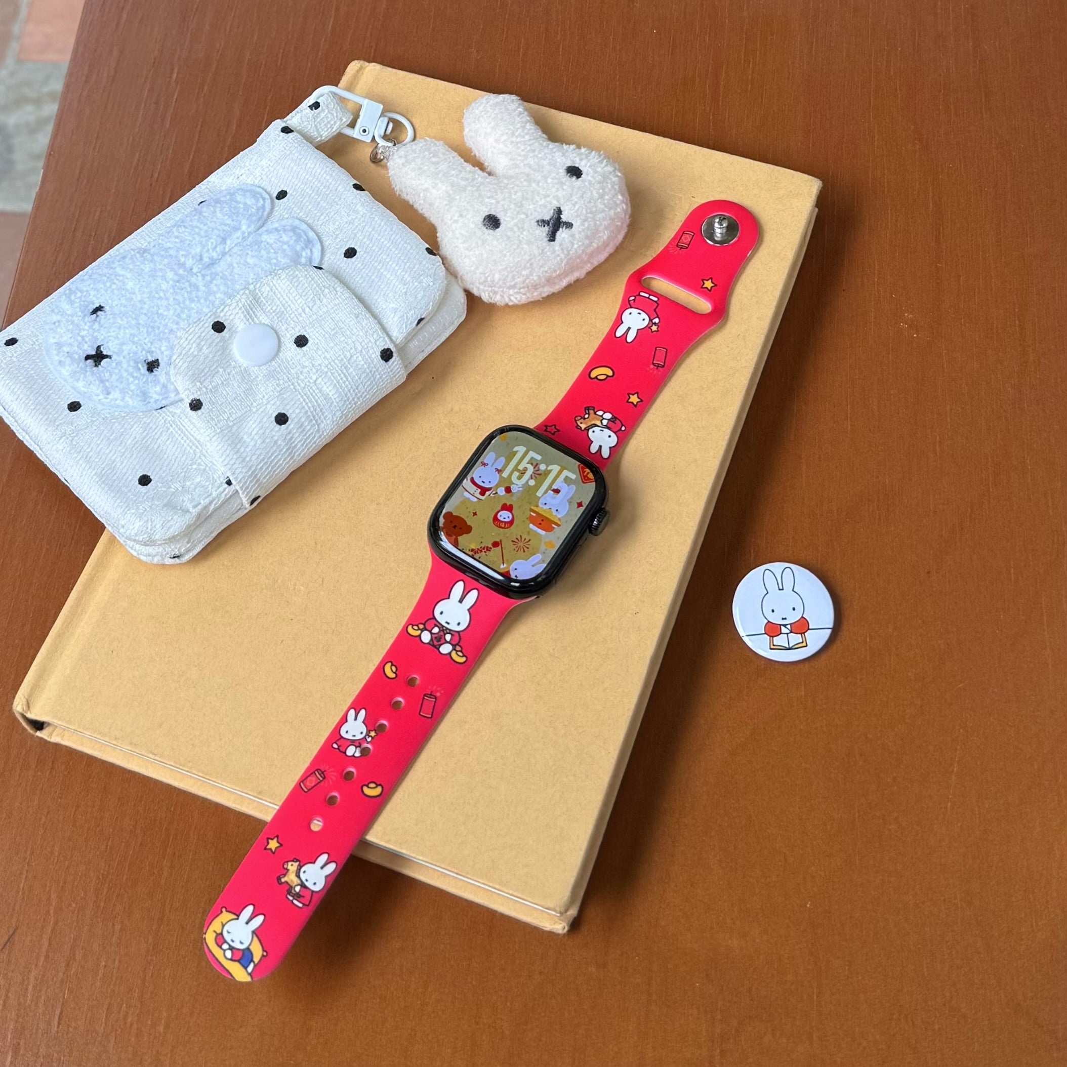 Two-tone silicone Miffy Apple watch band