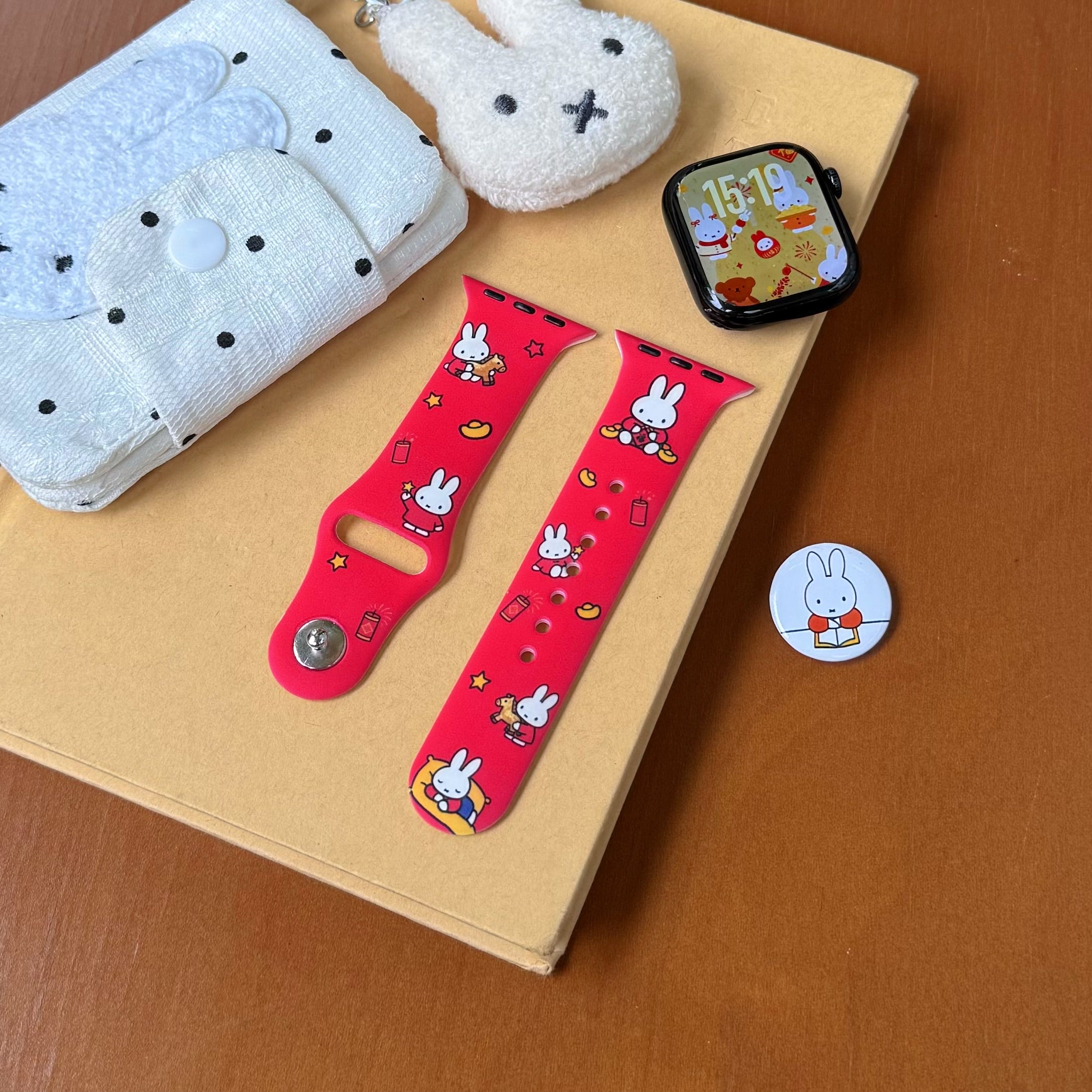 Two-tone silicone Miffy Apple watch band