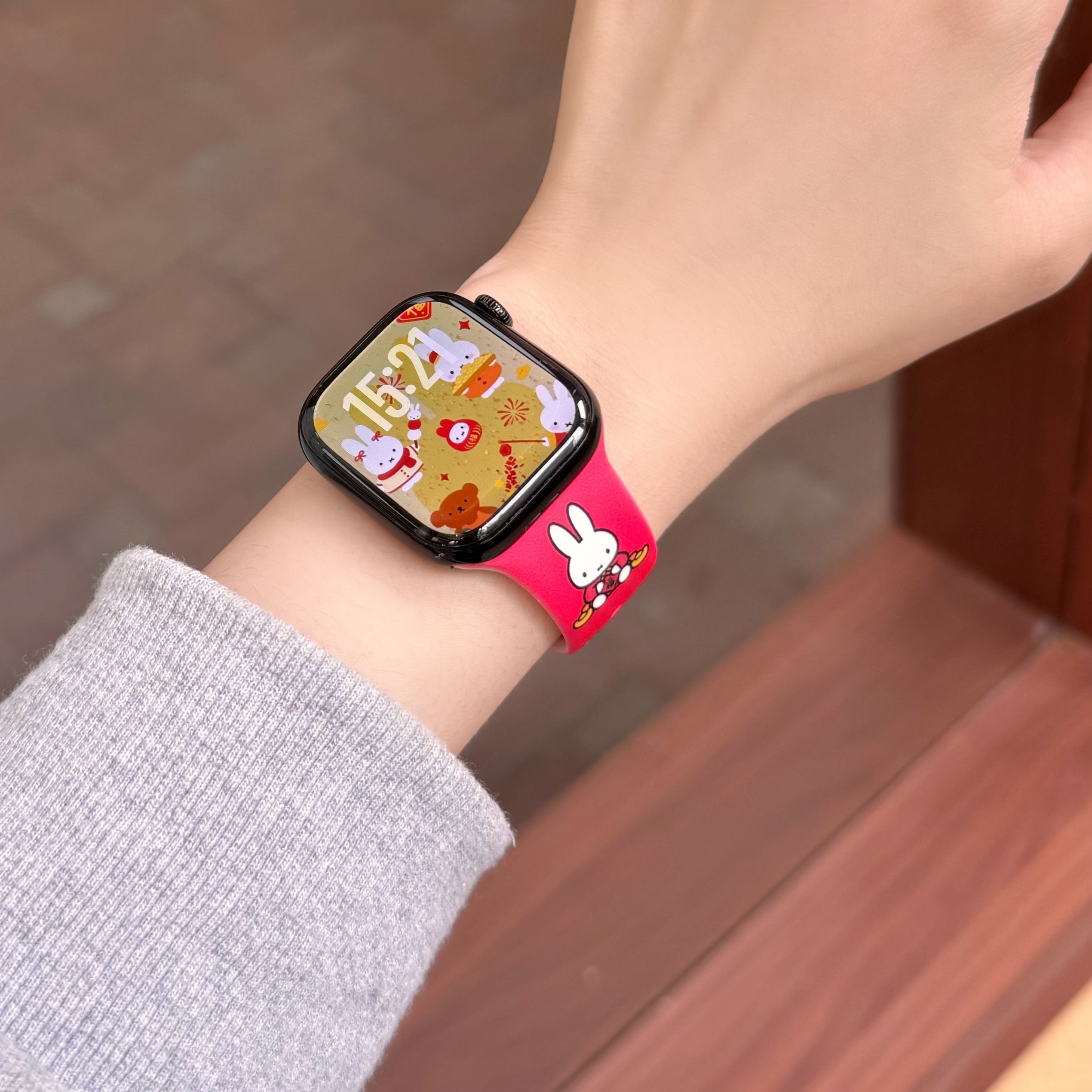 Two-tone silicone Miffy Apple watch band